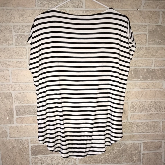 ✅Green Envelope Tee - Picture 5 of 6